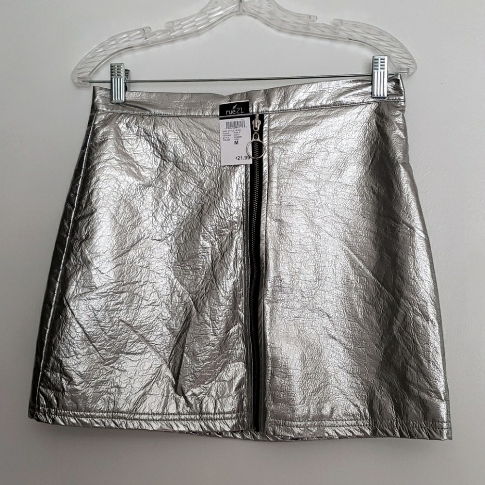 NWT Rue21 Silver Skirt Size M